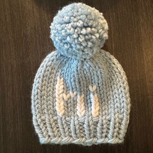 Newborn Blue “Hi” Hat - Spearmint Love